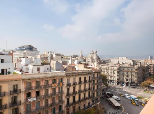 Penthouse with terrace in Rambla Catalunya -Centre - image 9
