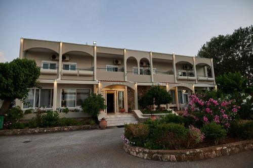 Plaza Hotel - image 6