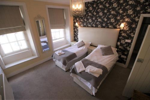 Twin room, private bathroom