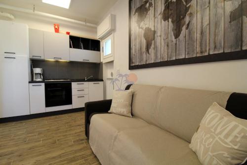 One-Bedroom Apartment image 7