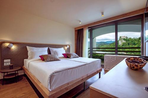 Hotel Park - Sava Hotels & Resorts Room Type - Suite with Lake View and Extra Bed