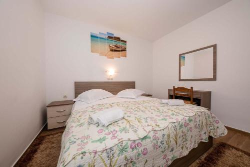 2 bedrooms, 2 beds