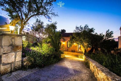Ariadni's traditional house gîte à louer Xirostérnion