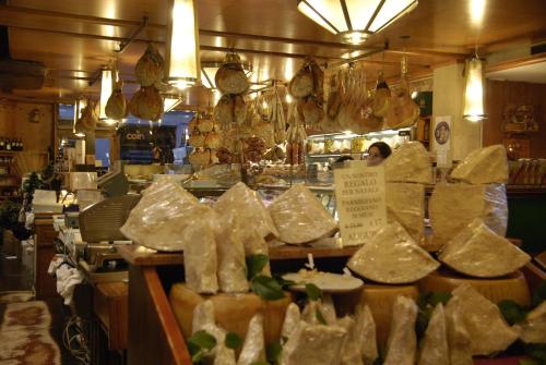 UR-NEST Piazza Maggiore - image 11