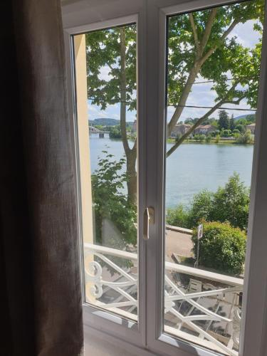 O Petit Nice in Neuville-sur-Saone