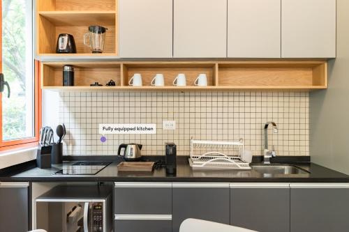 Beautifully Designed, Hi Tech Apt in La Condesa
