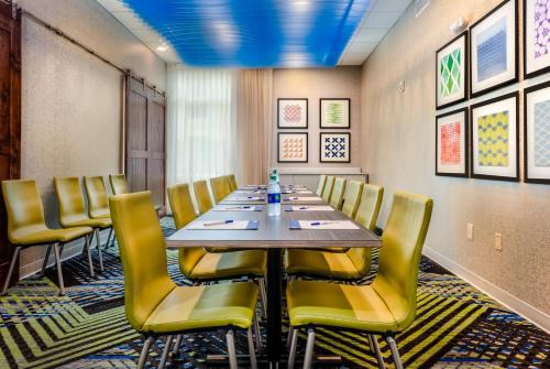 Holiday Inn Express Calhoun South an IHG Hotel - main image