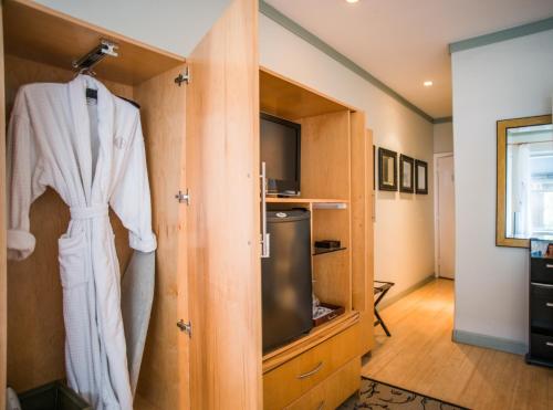 Cadet Hotel – Miami Beach, FL