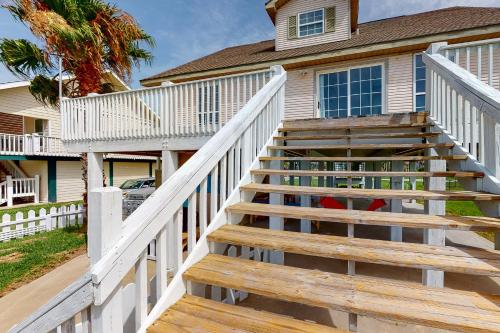 Serenity Cove in Stingaree, USA