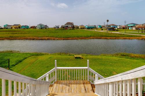Serenity Cove in Stingaree, USA