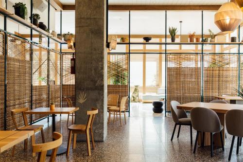 261466010 Hotel June West LA, a Member of Design Hotels