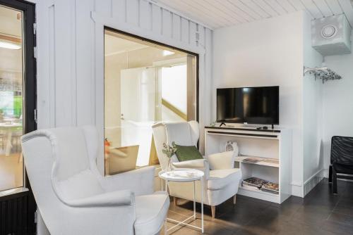 Hestra Guesthouse - image 11