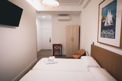 Central Roomss - image 11