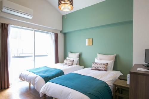 Twin Room image 2