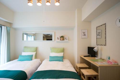 Twin Room image 9