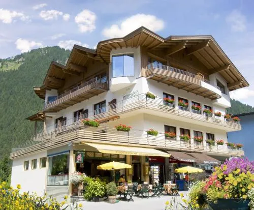 Hotel Garni Jennewein in Mayrhofen, Österreich