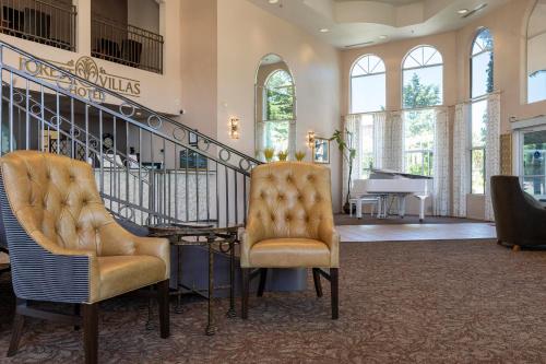 صالة مشتركة/ منطقة التلفزيون, Forest Villas Hotel in بريسكوت