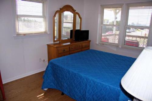 Beach House - image 8