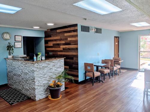 Travelodge by Wyndham Forsyth in Forsyth, USA