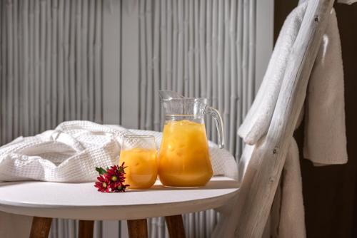 Mythical Blue Luxury Suites - image 14