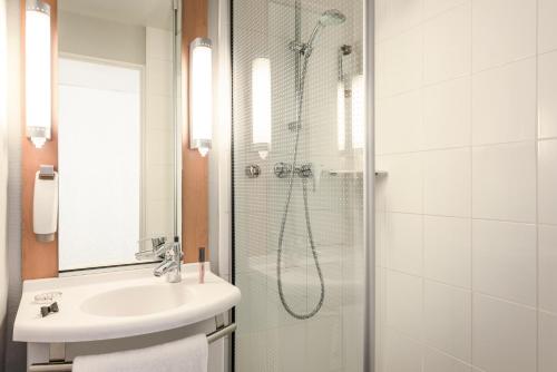 ibis Versailles Château - image 13