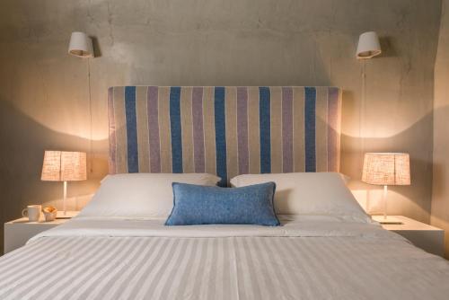 Mythical Blue Luxury Suites - image 6