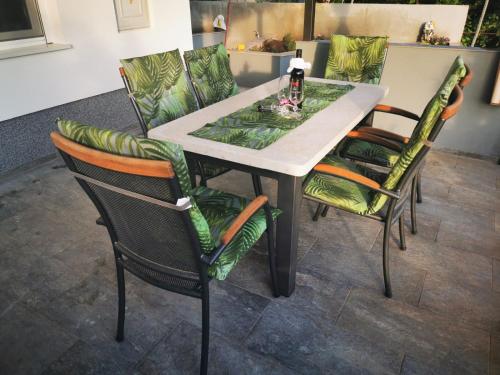 Apartment 4* with big terasse, Selce (photo 2)
