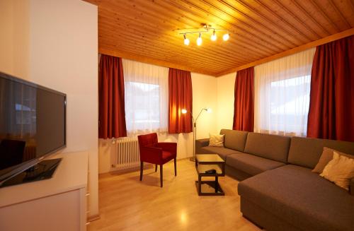 Apartments Neue Post - image 10