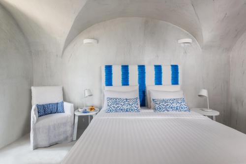 Mythical Blue Luxury Suites - main image