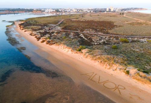  One Bedroom Apartment with Stunning Views in Alvor