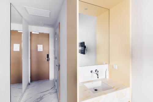 171. Urban Design Hotel - image 3