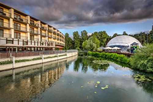 261528714 Holiday Inn Resort Warsaw Józefów by IHG