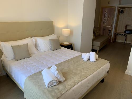 Queen Room with Sea View image 2