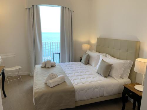 Queen Room with Sea View image 3