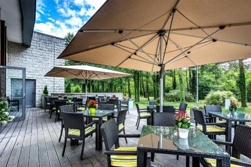 261529565 Holiday Inn Resort Warsaw Józefów by IHG