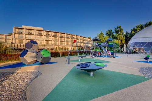 261529829 Holiday Inn Resort Warsaw Józefów by IHG