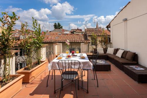 Attic Up On Florence, Флоренция