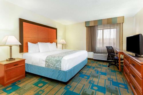 Facilities, La Quinta Inn by Wyndham Chicago Willowbrook in Willowbrook (IL)