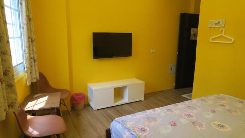 ELLIE HOUSE – Xiaoliuqiu, CA