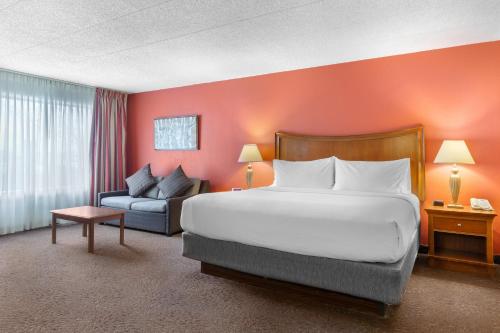 Holiday Inn Express Chicago-Downers Grove