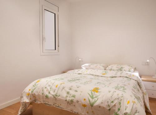 Authentic flat2 in Poble sec - Paralelo - Tap to explore photos