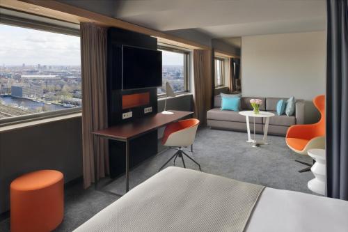 room detail thumbnail 1