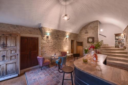 Лоби, Maison Lou Roucas in Cabrières-d'Aigues
