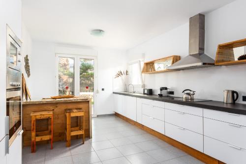 Holiday Home image 1