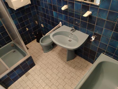 1210Apartment - main image