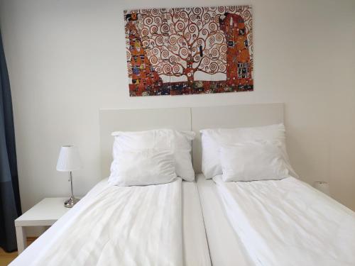 1210Apartment - image 4