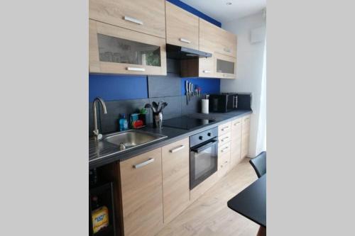 CHARMANT APPARTEMENT AVEC TERRASSE in Pont-de-l'Isere