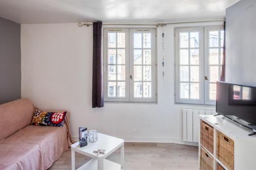 Charming house typical of Honfleur just 5 min from the port Welkeys