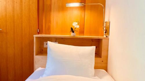 Single Room with Balcony image 4