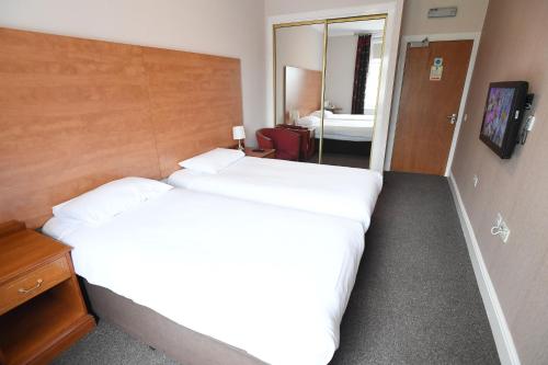 Rooms @ The Royal, Whitburn, Edinburgh and the Lothians